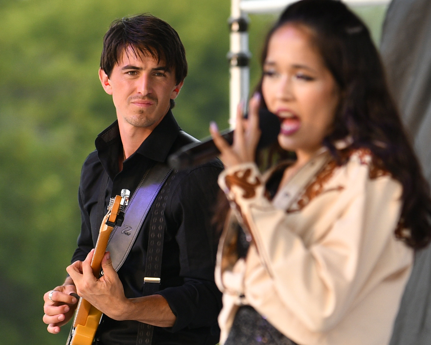 (c) Richard F Wintle