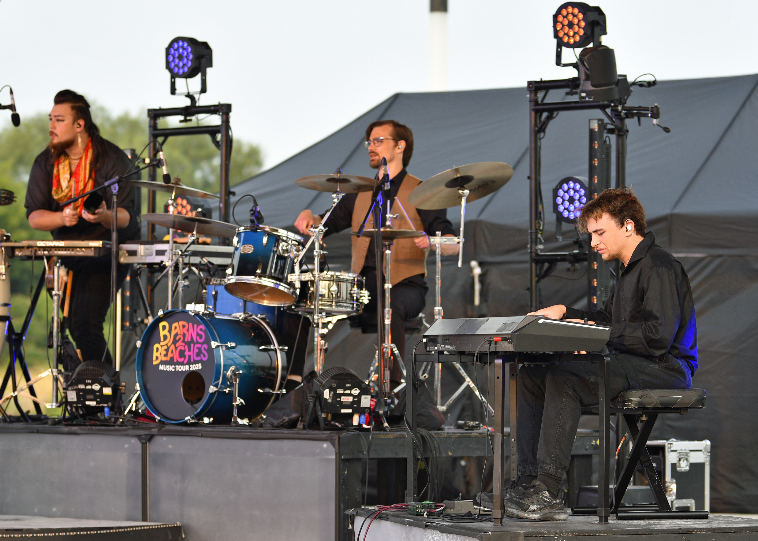 (c) Richard F Wintle