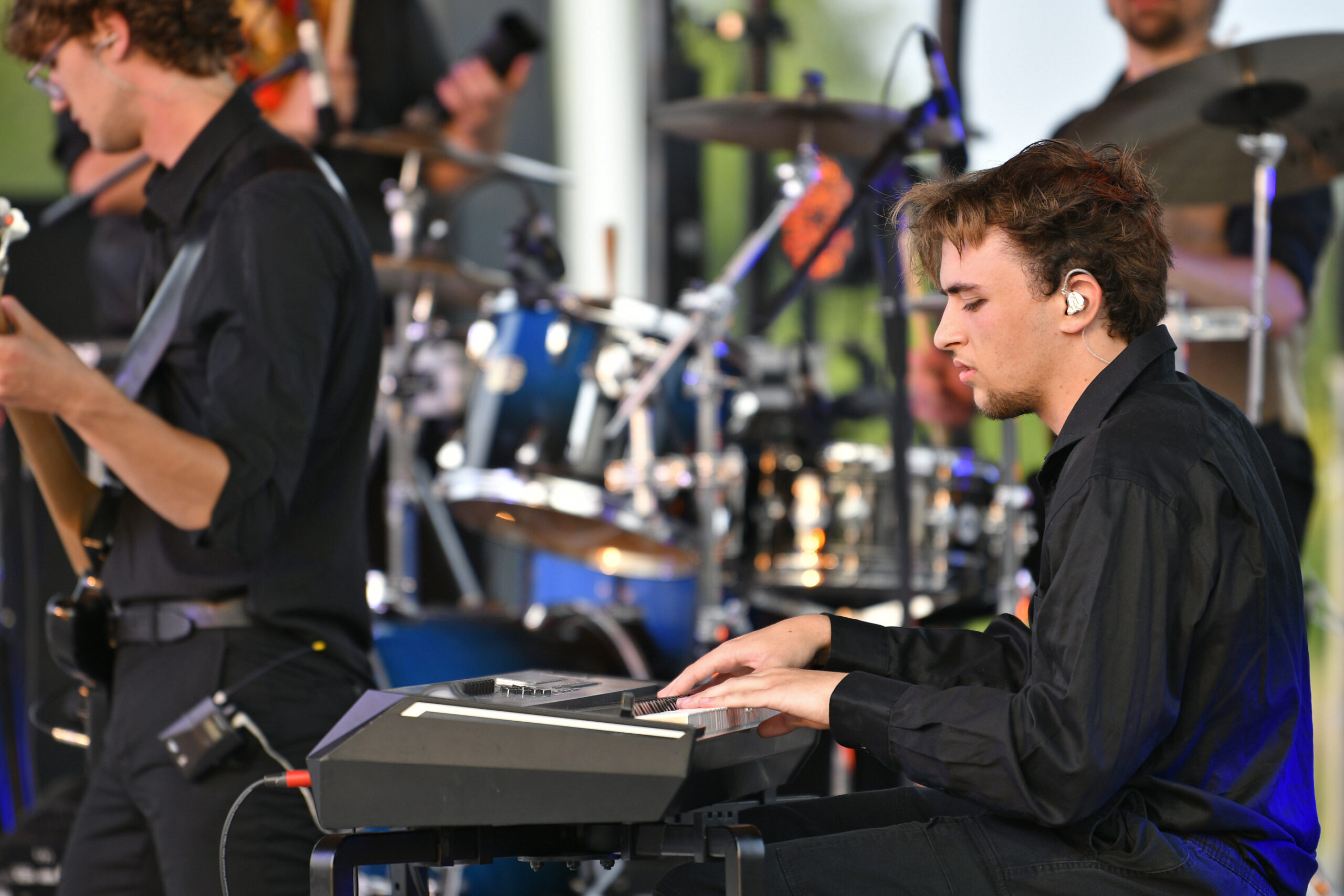 (c) Richard F Wintle