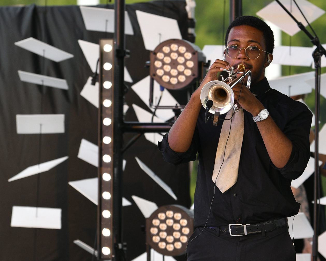 (c) Richard F Wintle