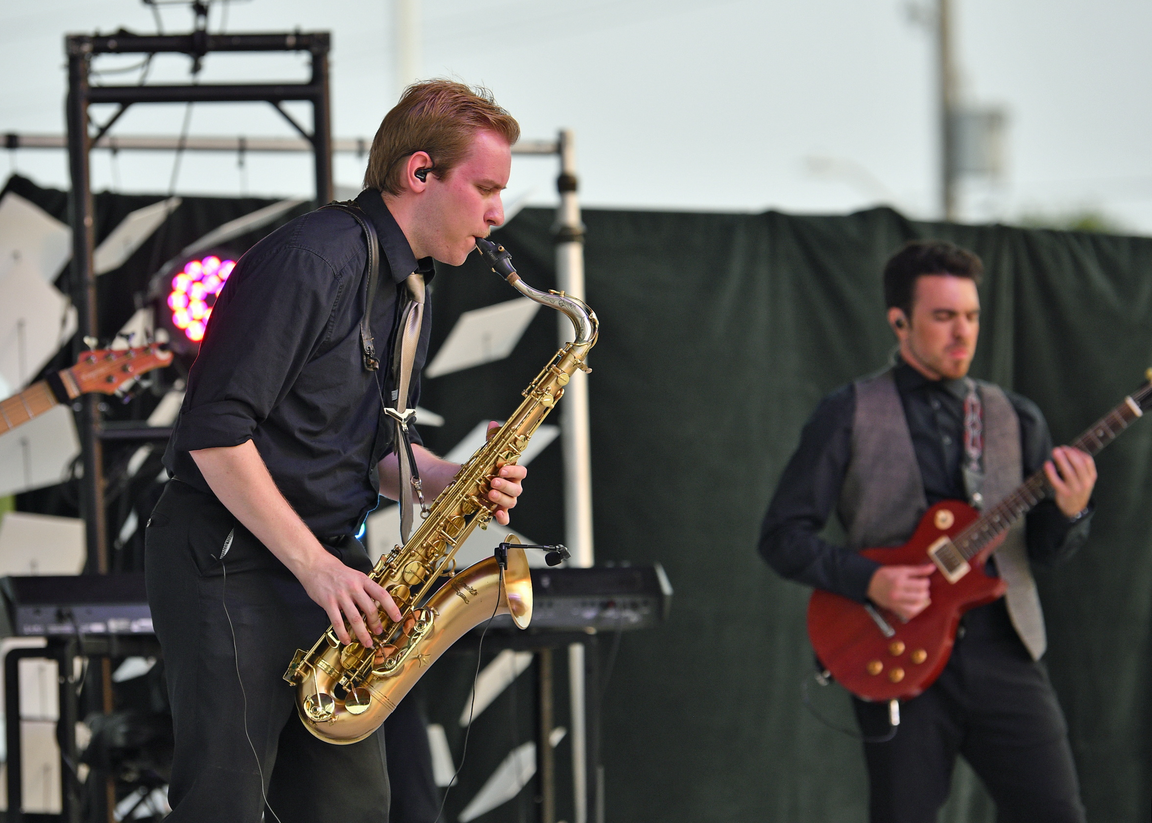 (c) Richard F Wintle