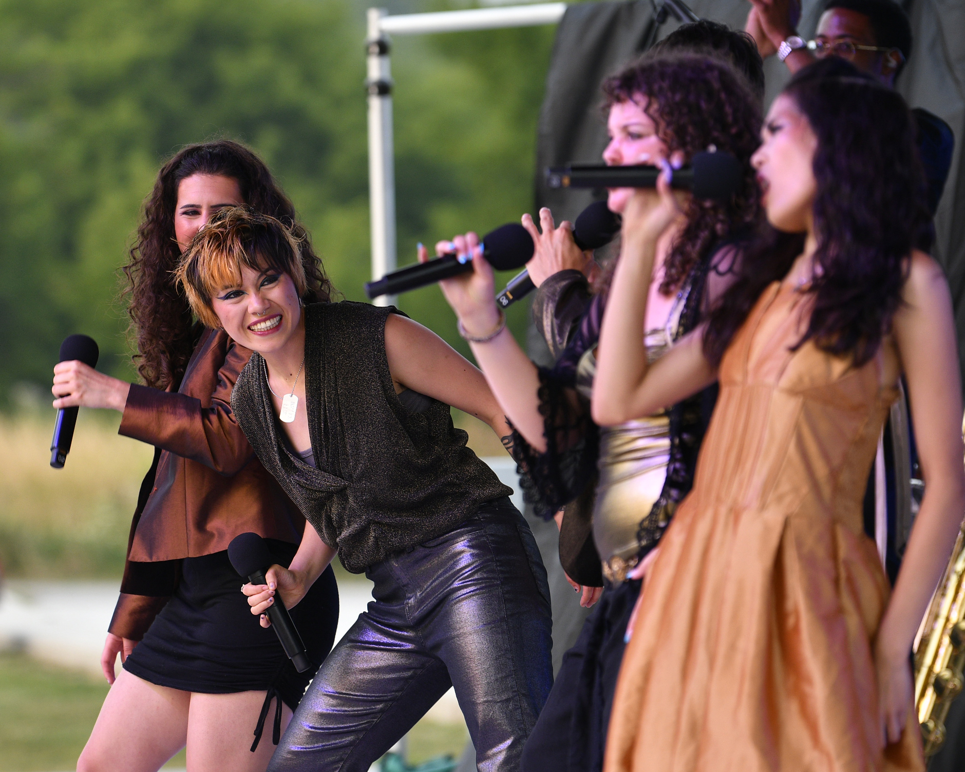 (c) Richard F Wintle