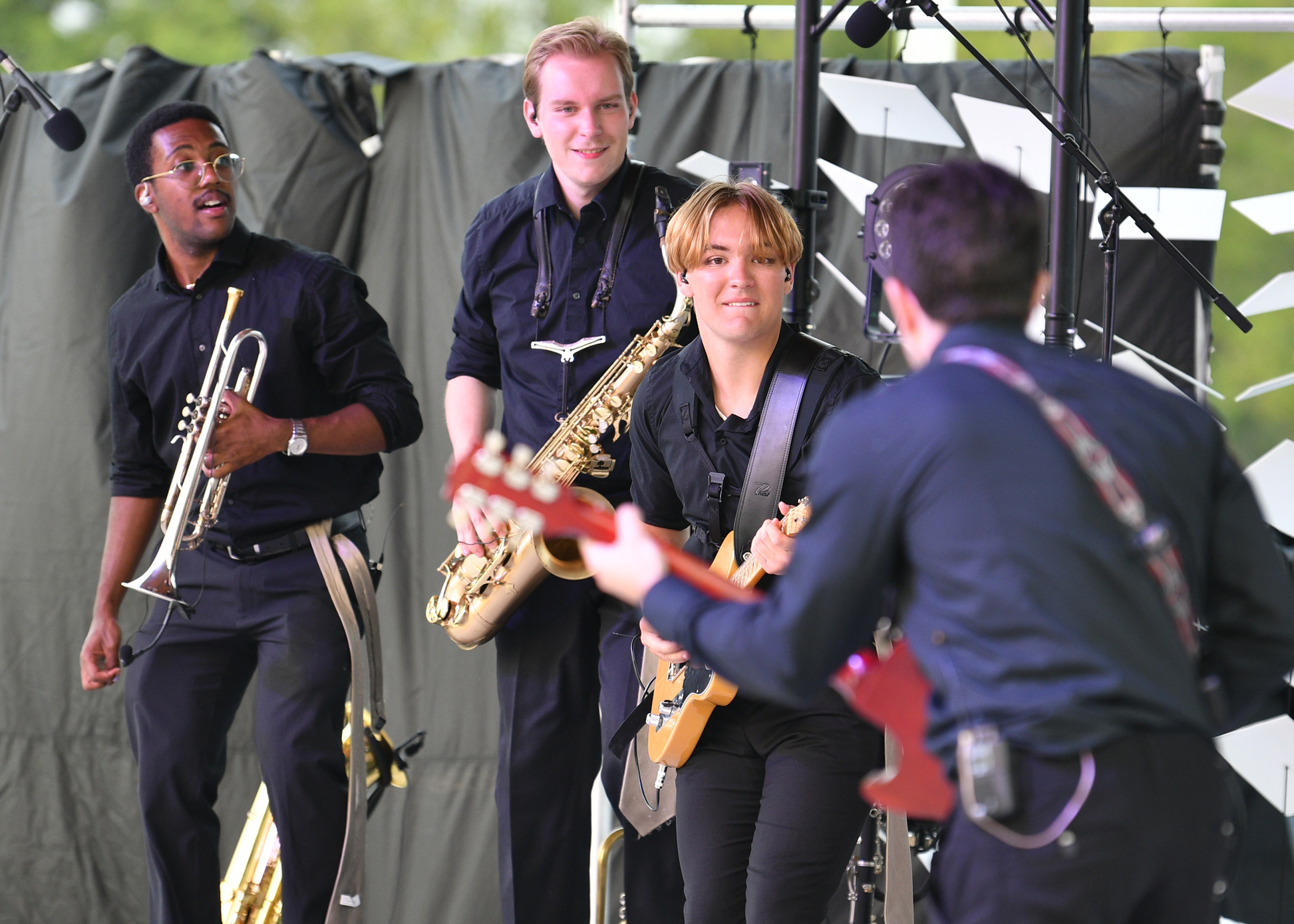 (c) Richard F Wintle