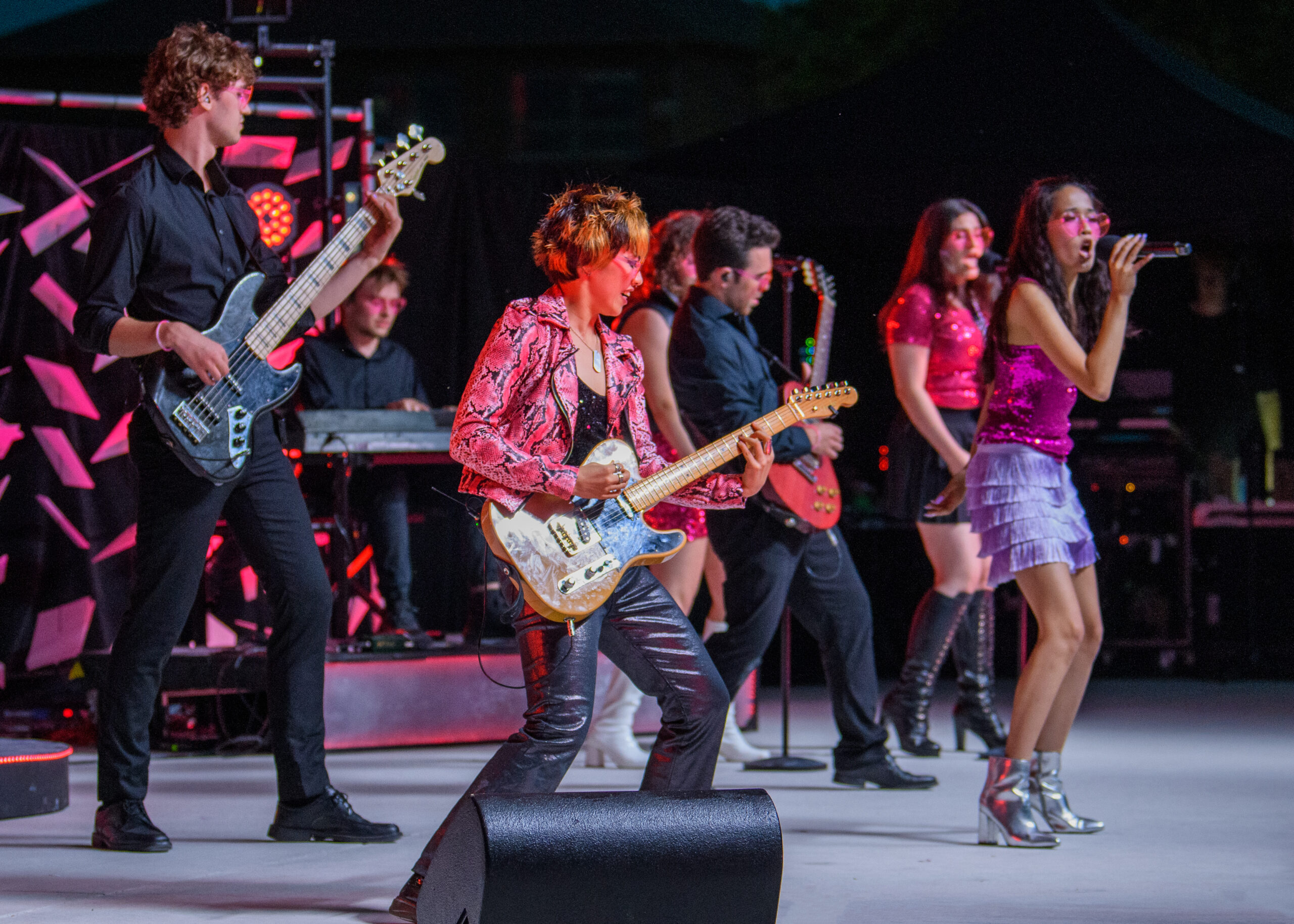 (c) Richard F Wintle