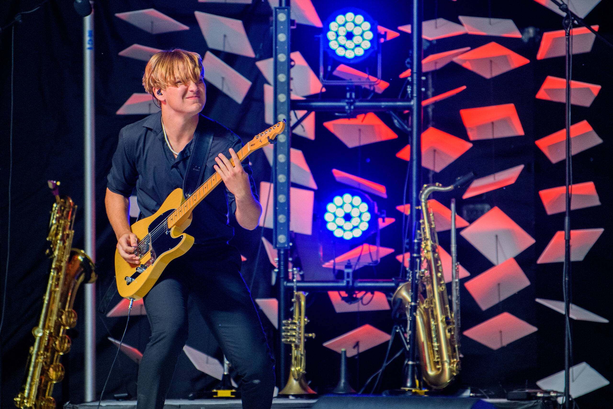 (c) Richard F Wintle