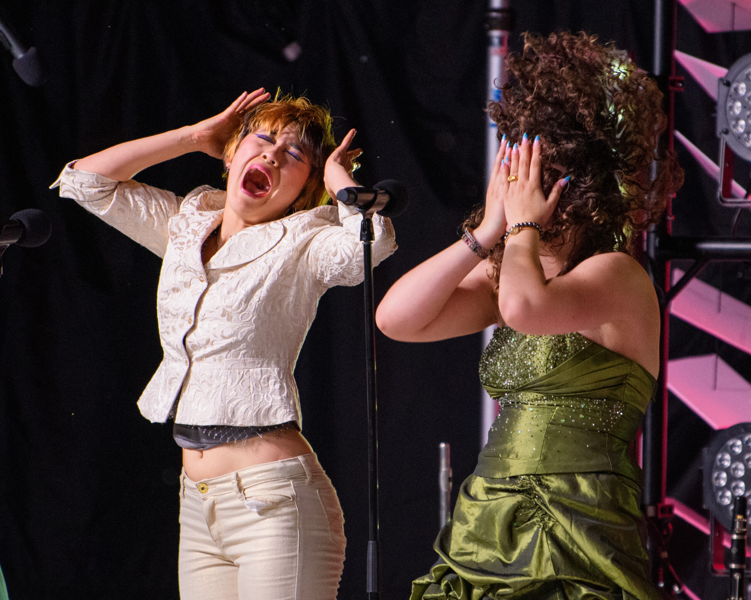 (c) Richard F Wintle