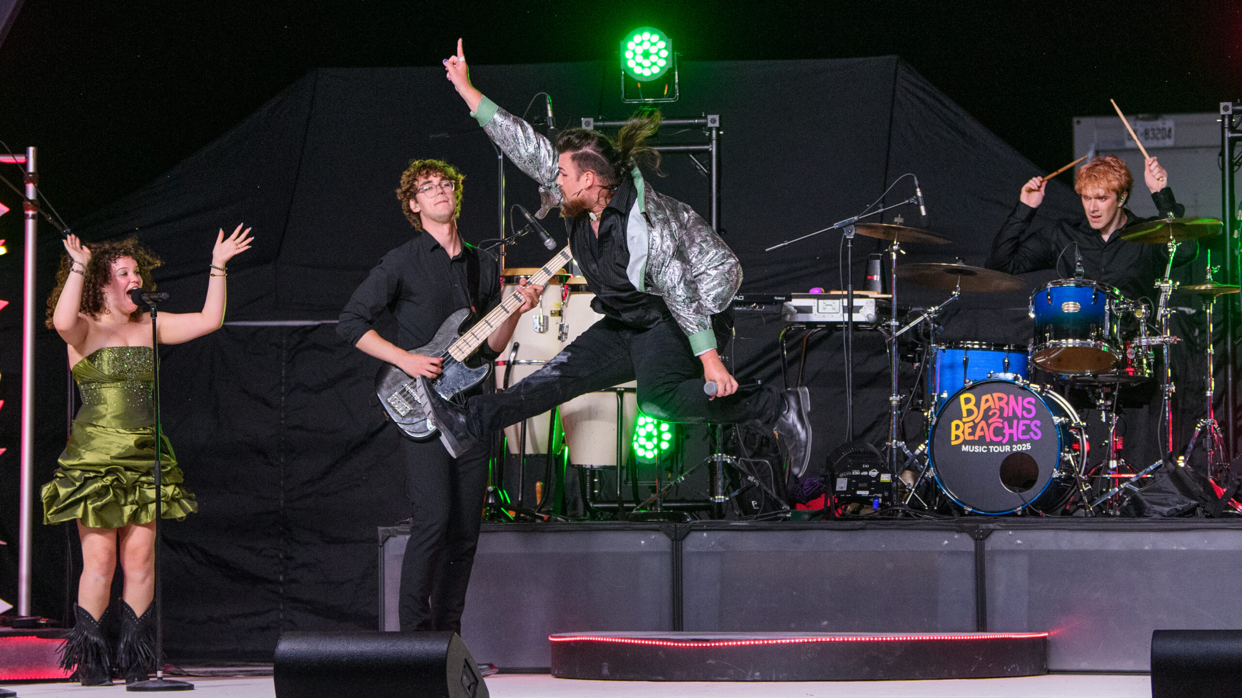 (c) Richard F Wintle